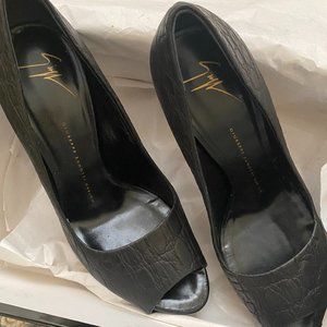 Guiseppe Zanotti classic peep toe heels